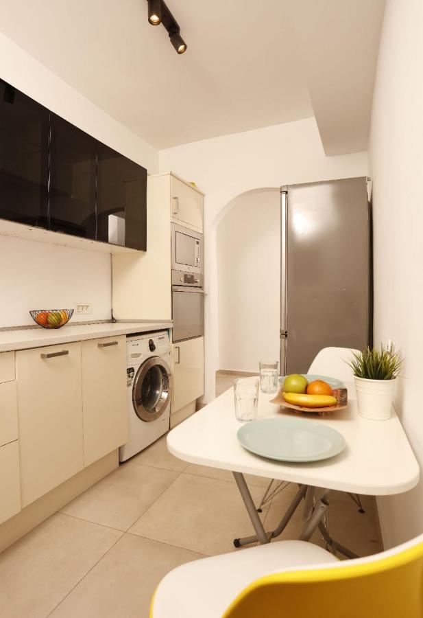 2 Bedroom Apartment With Amazing View In City Center บูคาเรสต์ ภายนอก รูปภาพ